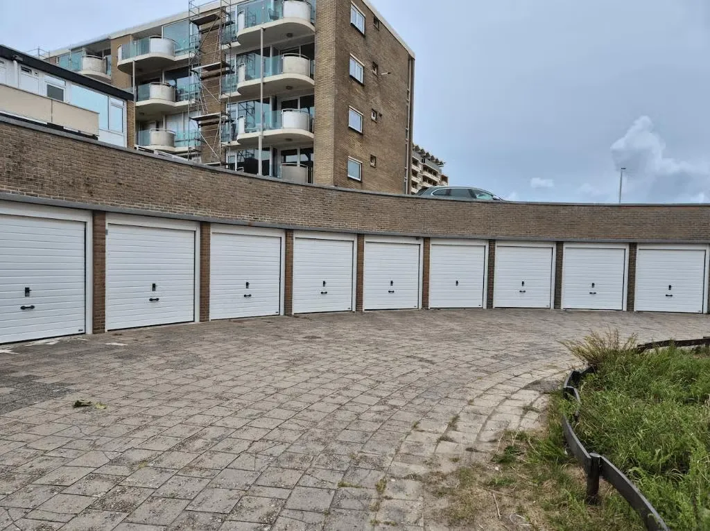 Garagebox te huur Zandvoort (Tjerk Hiddesstraat) €250,- p.m.