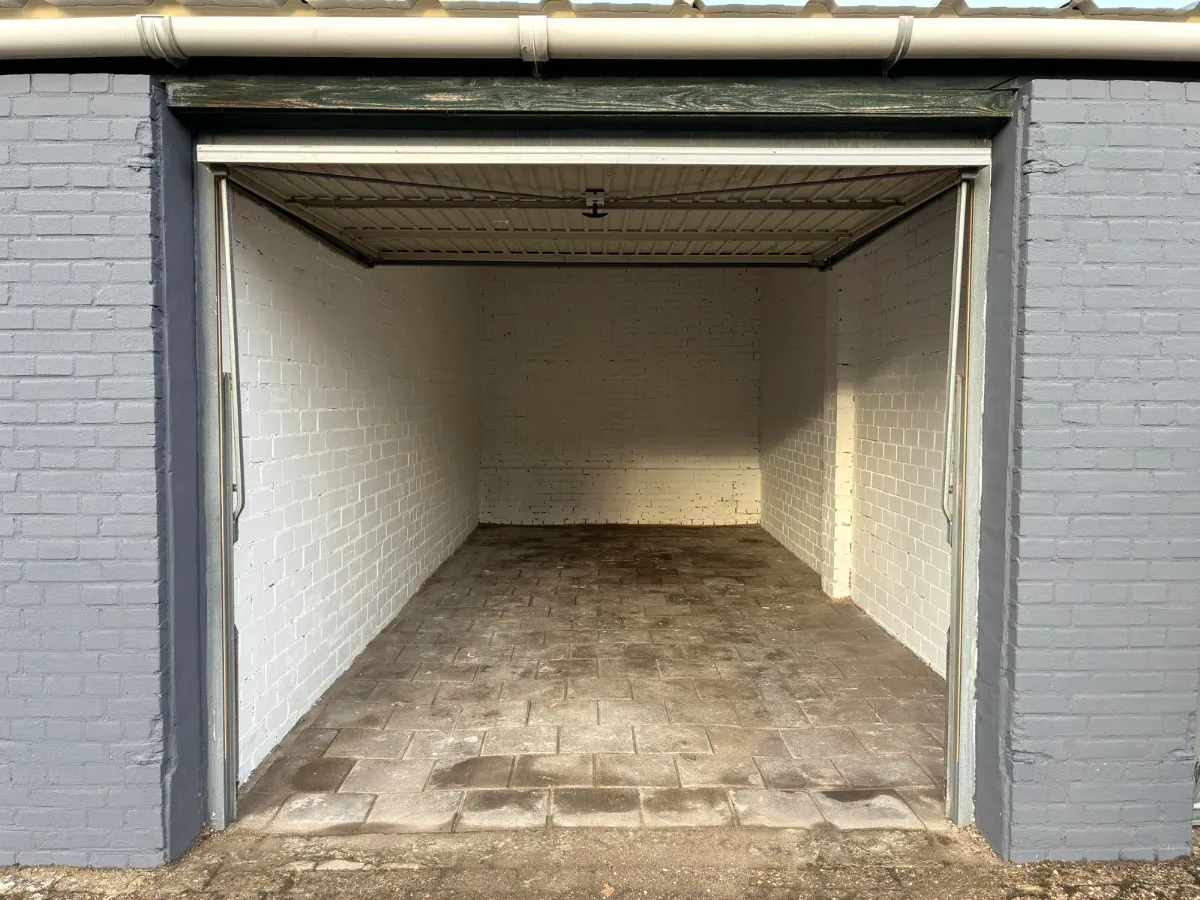 Te huur: garagebox in Bergen op Zoom (Parallelweg 106).