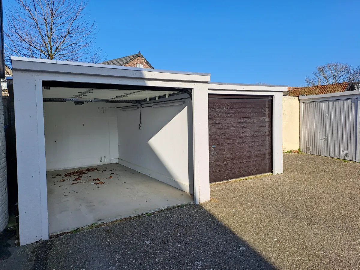 Garageboxen met stroom/verlichting