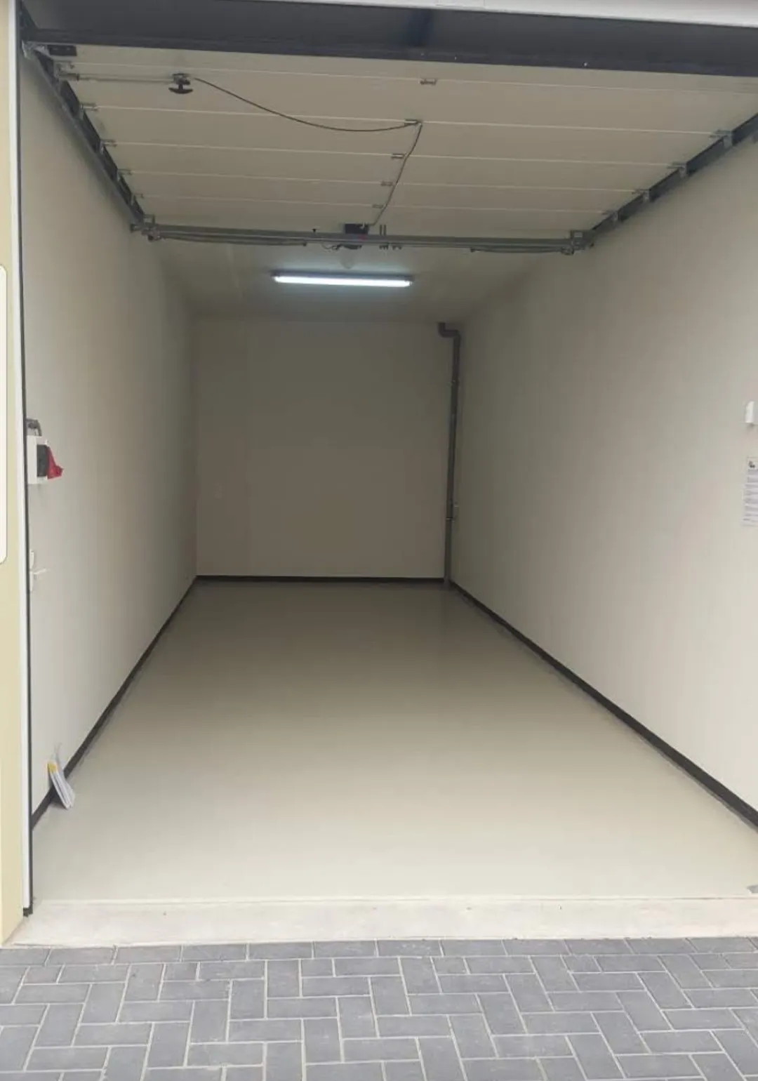 Ruime garagebox  in den haag te huur