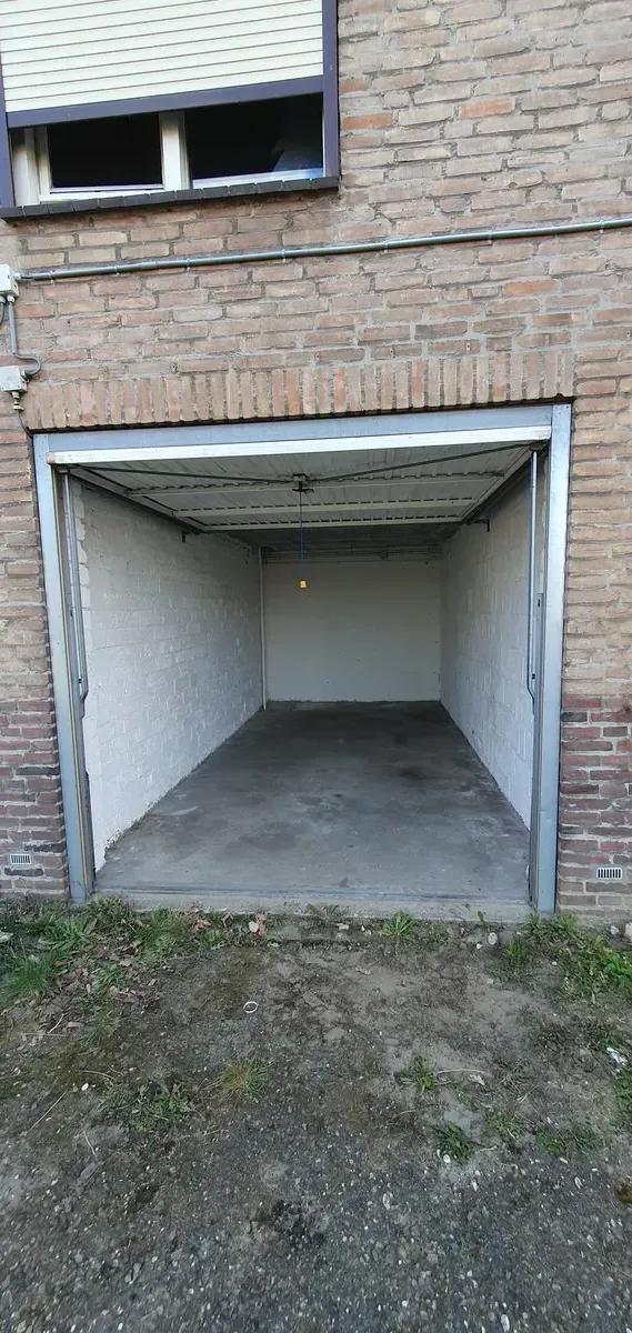 Garagebox voor stalling of opslag 5,2m x 2,7m  in Kerkrade