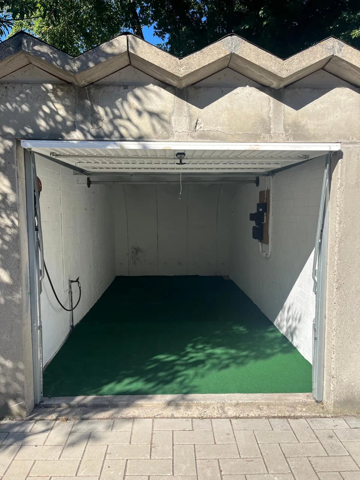 Garage Box TE HUUR – 17 m² OPSLAGRUIMTE IN AMSTERDAM NOORD
