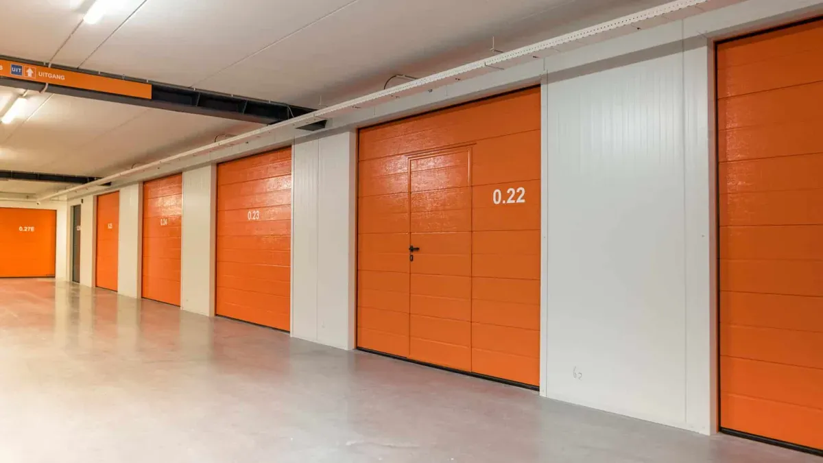Rotterdam,moderne  garagebox 12 m2