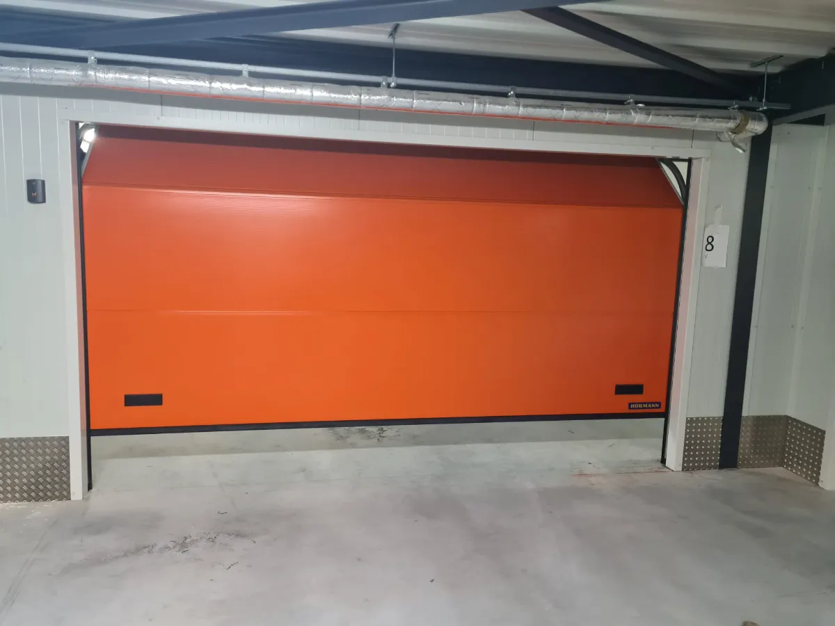 Te huur: garagebox / opslagruimte (54 m²) – Nijmegen (direct aan A15)
